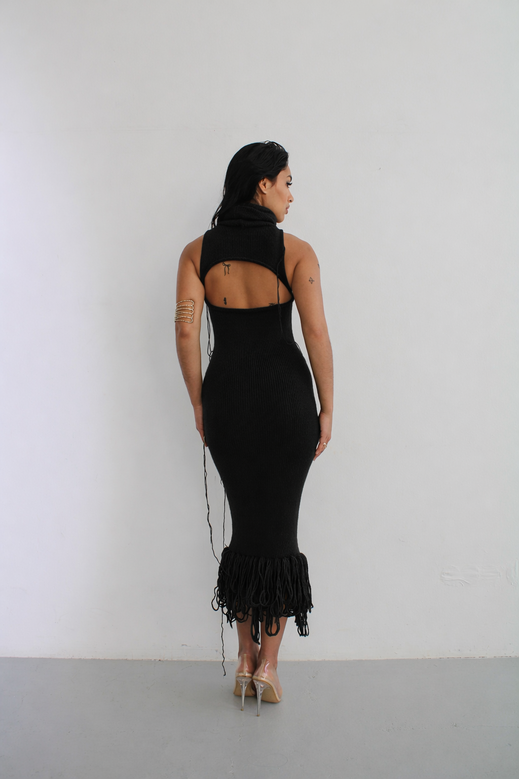 BLACK SCULPTED KNIT DRESS