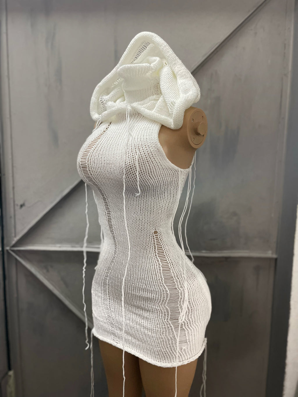 AUTUMN DRESS IN WHITE