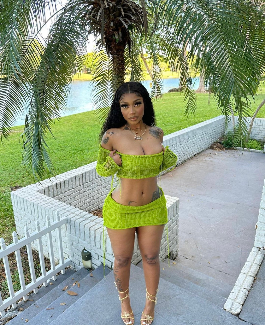 KIM SET WITH SLEEVES