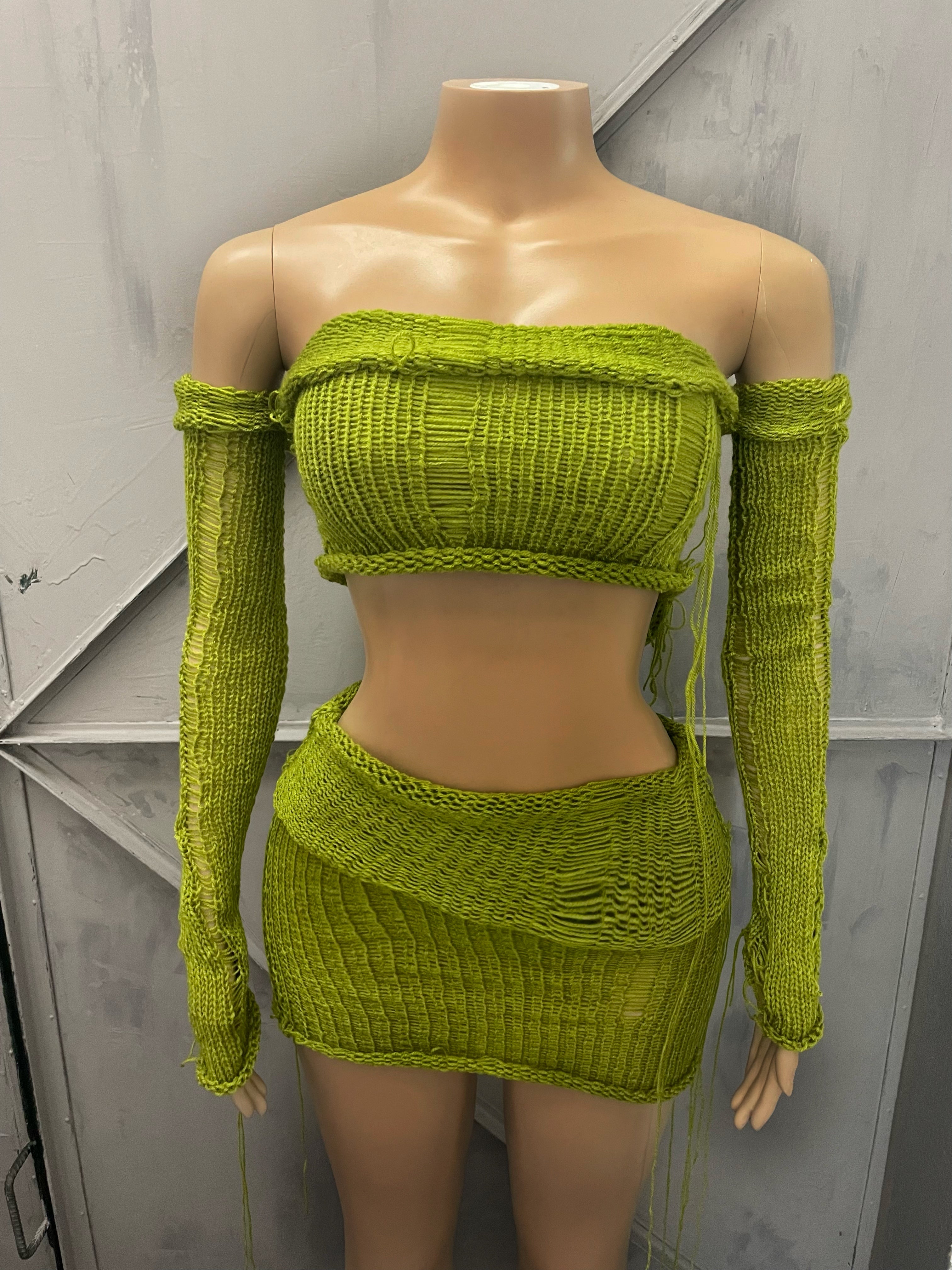 KIM SET WITH SLEEVES